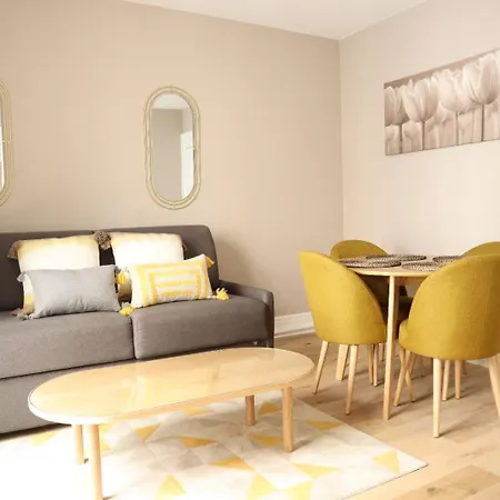 Parisien - Invalides Paris